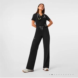 FIGS | Isabel Wide Leg Scrub Pants | Large | Black
